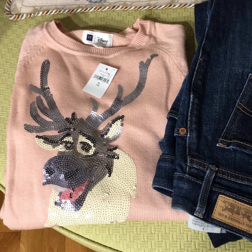 NWT Gap Disney sweater with raindeer sequin